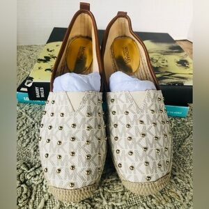 NWOT Michael Kors Size 6 Slip On Vanilla Colored Shoes